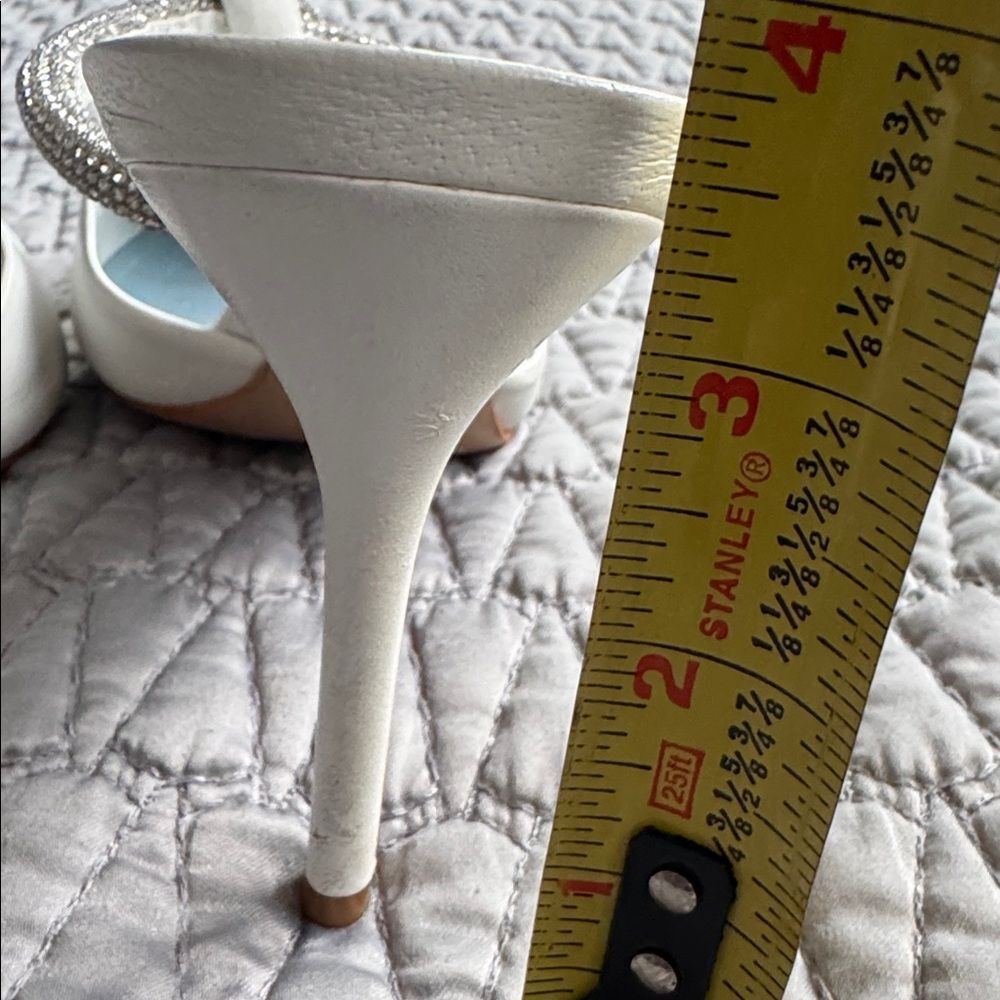SCHUTZ Pearl White Leather Rhinestone Pointed-Toe Pumps Size 8 - Picture 4 of 7